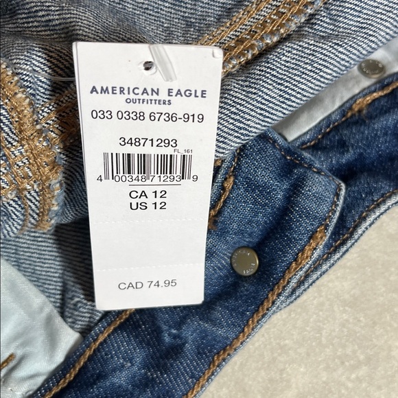 New American Eagle MOM Jean Distressed Denim Shorts. Size 12. Stretch Waist - Picture 8 of 10